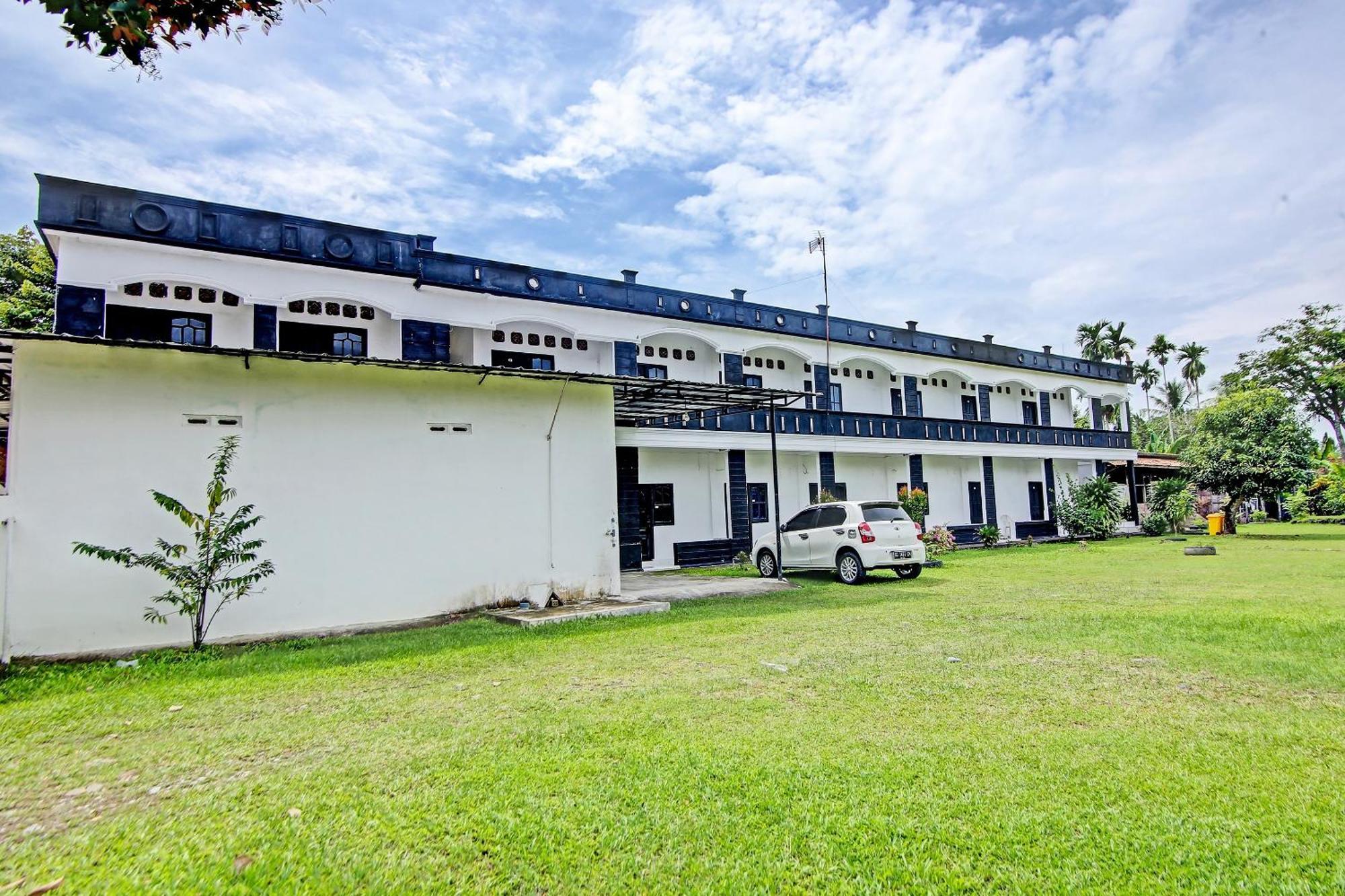 Oyo Life 91127 Wisma Sukajadi Syariah Perabumulih Exteriör bild